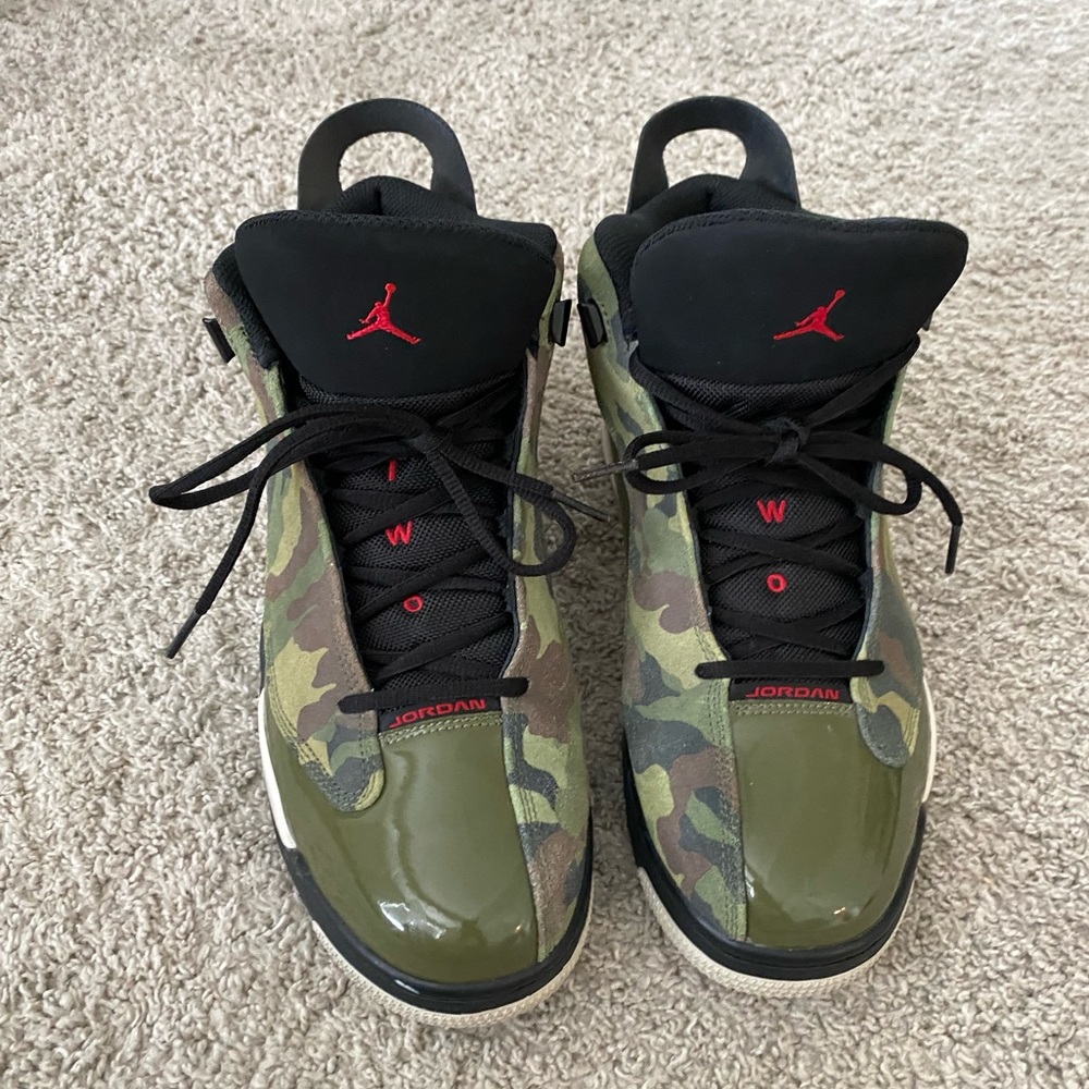 Size 12 mens green camo Jordans two